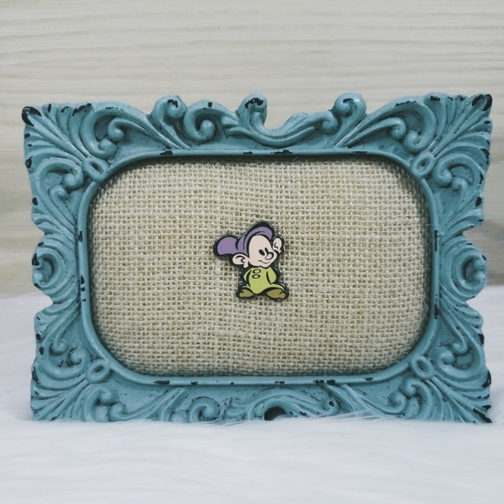 Disney Dopey Enamel Pin Snow‎ White Purple Hat